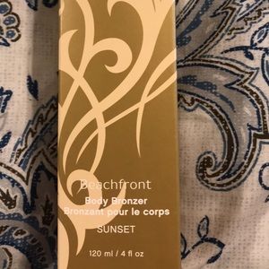 Younique body bronzer